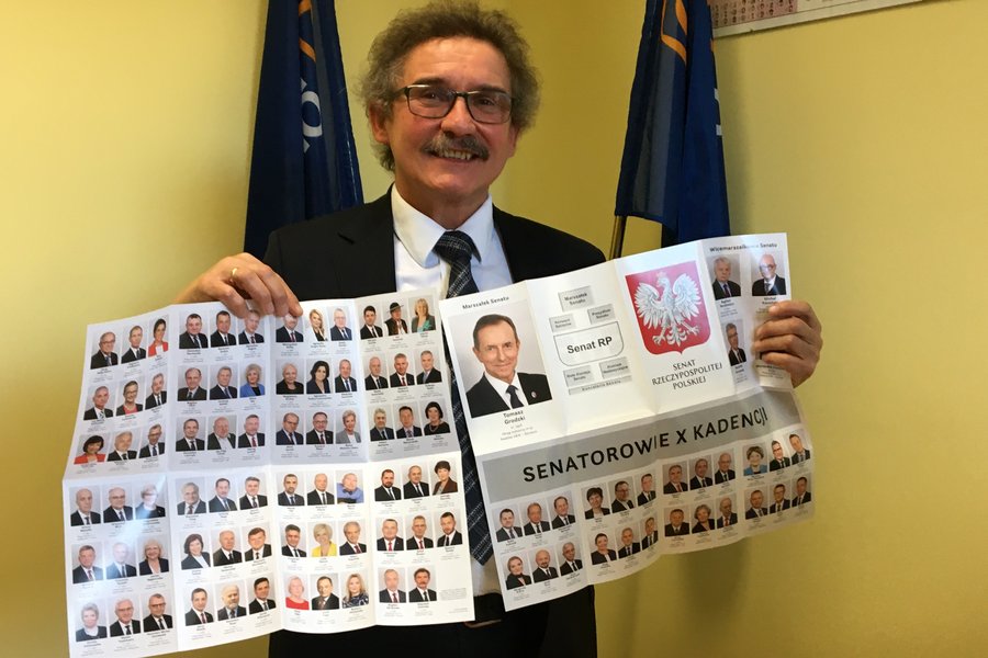 Jak wyliczył senator Ziemniak, wśród stu senatorów większość stanowią osoby mające powyżej 60 lat. Najmłodszy senator ma 37 lat, a najstarszy 82 lata.