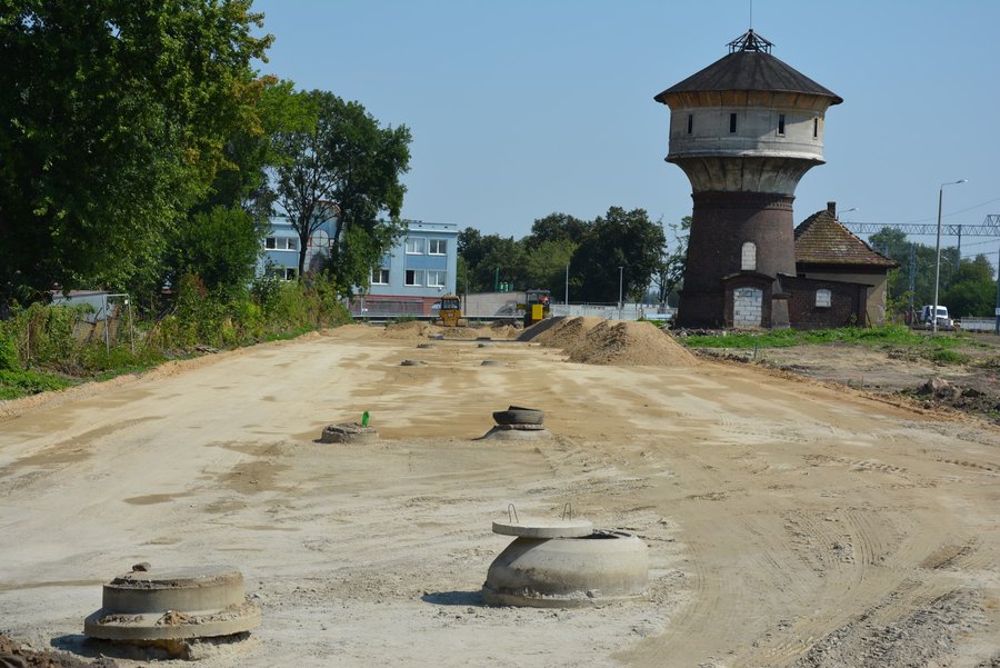 Powstanie parking na ponad sto samochodów. 