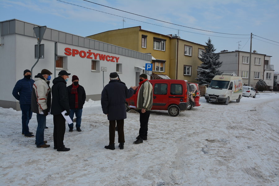 Na spotkanie zaproszono radnych Zbigniewa Bernarda i Romana Talikadze oraz przewodniczącego  Rady Osiedla Wolności Ireneusza Beszterdę. 