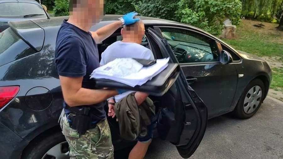 Mężczyznę zatrzymano w sobotę na Skwerze Krimpen w Kościanie.