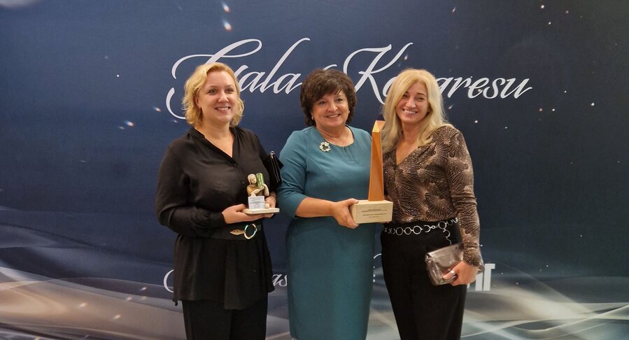 Od lewej: Natalia Kalewska p.o. Dyrektor Biura Związku, Dorota Lew-Pilarska- Przewodnicząca Zarządu Związku „CZO-SELEKT”, Justyna Sobczyk główny księgowy Związku. 