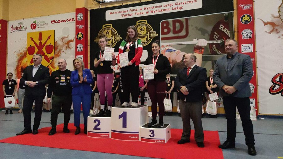 Od lewej Natalia Świstara