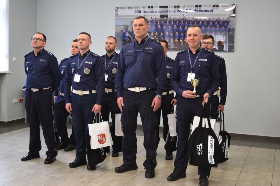 Łukasz Skromny - pierwszy z prawej