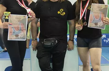 Od lewej: A.Dąbrowska Posała, trener Roman Szymkowiak, N. Świsttara