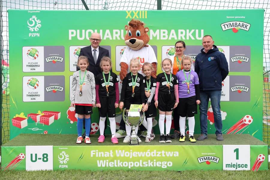 KATEGORIA U-8 DZIEWCZYNEK: 1. miejsce – ZS Krzywiń Krzywki