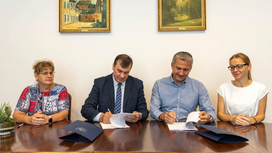 Jolanta Jarząb, Piotr Ruszkiewicz, Paweł Szymański, Agnieszka Jurasza-Szymańska.