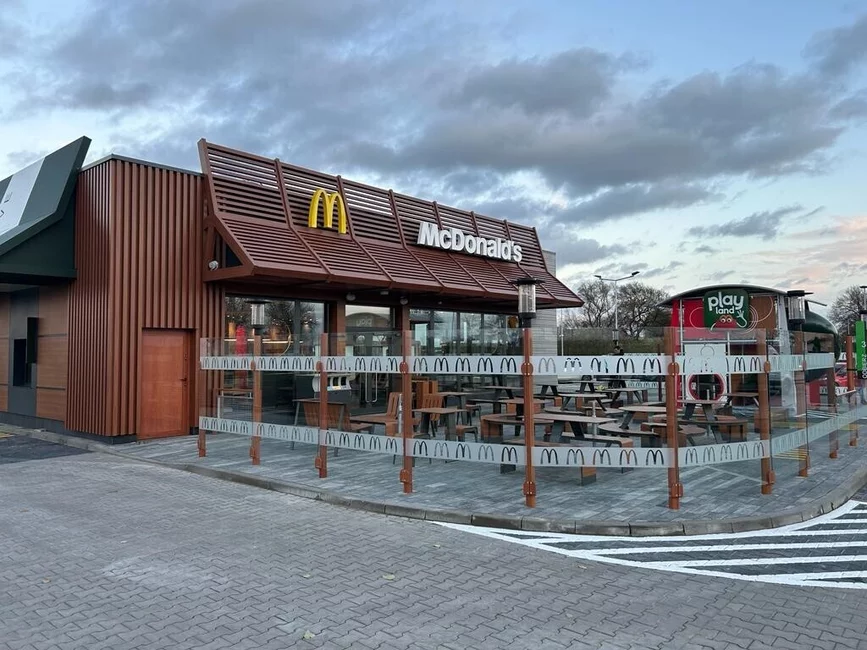 Lokal mieści się przy ulicy Śmigielskiej. 