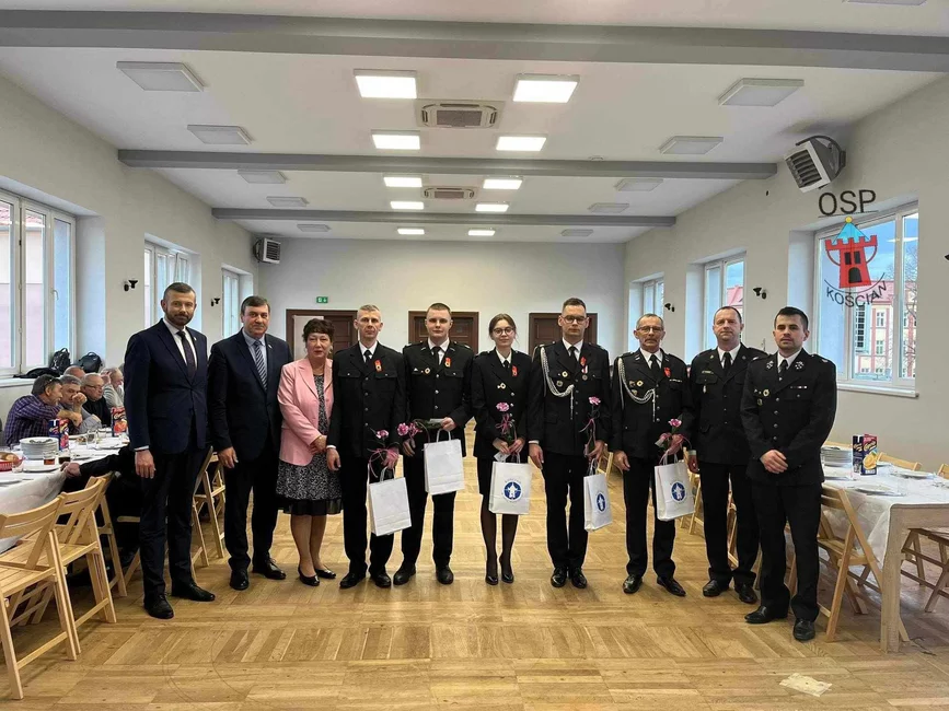 Pięcioro druhów uhonorowano odznakami za wysługę lat