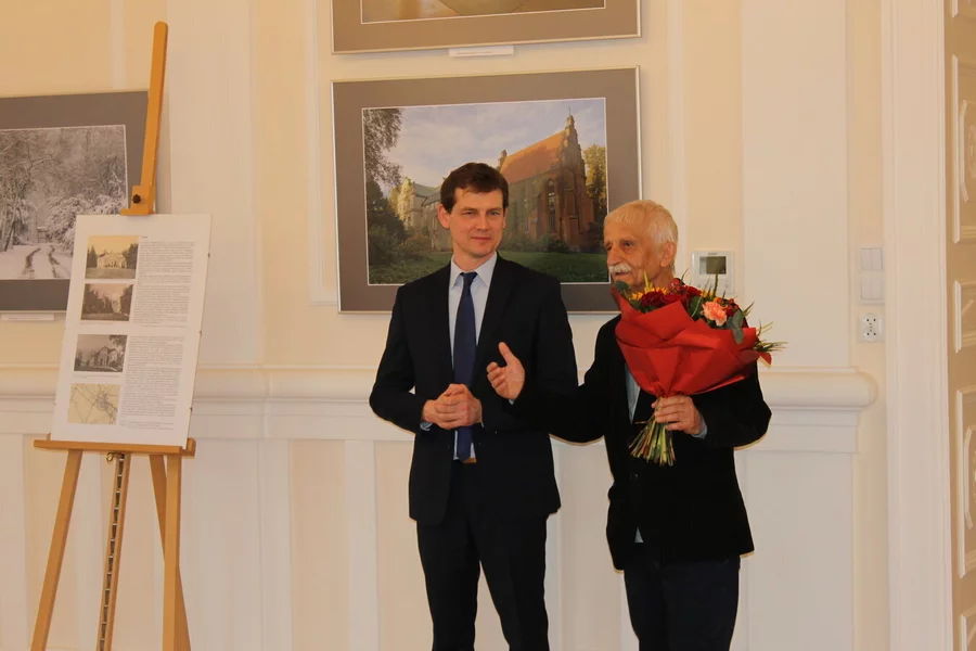 Wernisaż wystawy odbył się 24 kwietnia.