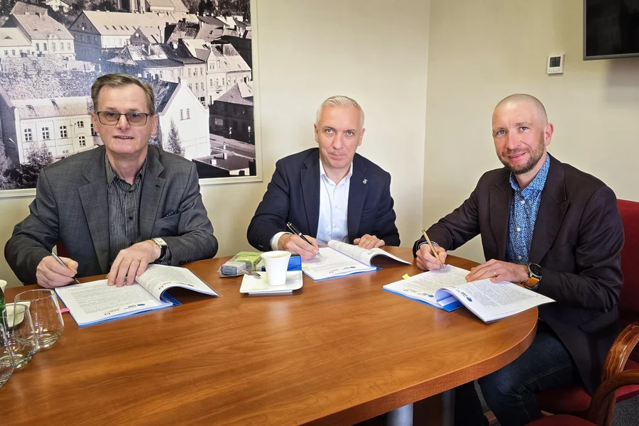 Umowę podpisano w śmigielskim magistracie.