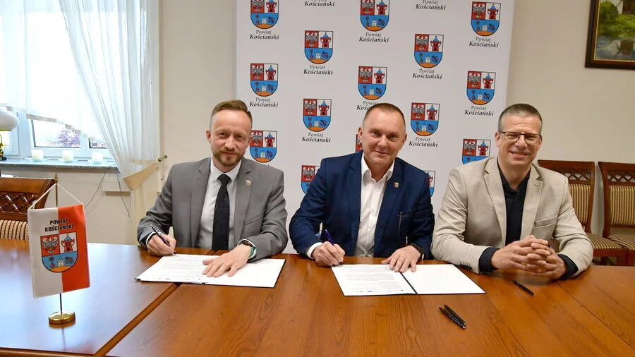 Albert Pelec, Artur Opas, Krzysztof Kluczyk. Fot. Starostwo Powiatowe w Kościanie