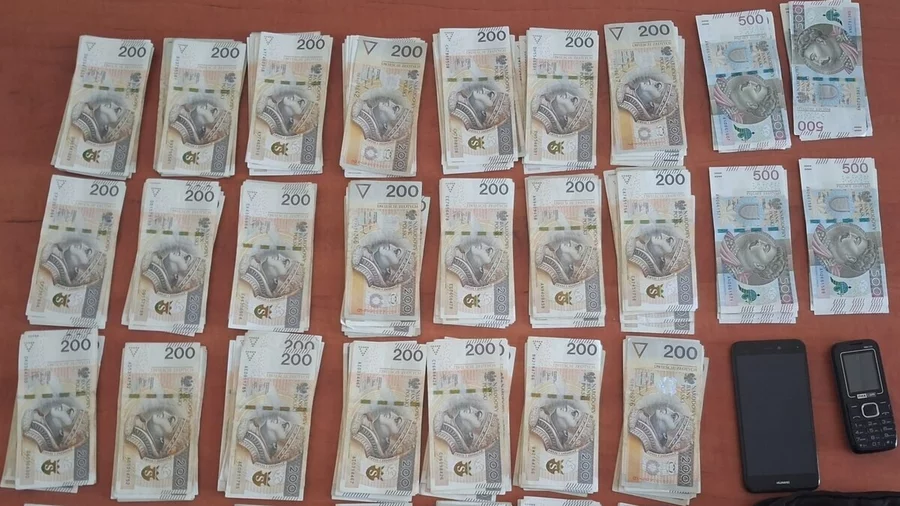 Funkcjonariusze odzyskali 75 tysięcy złotych, które wkrótce wrócą do właściciela. 
