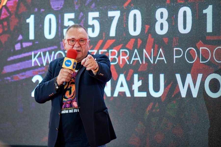 Jurek Owsiak ogłasza wynik 25. Finału WOŚP, 