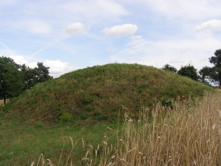 Kurhan w Łękach Małych