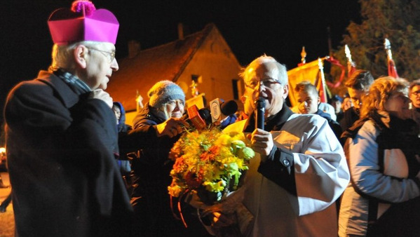 Poświęcenie z arcybiskupem