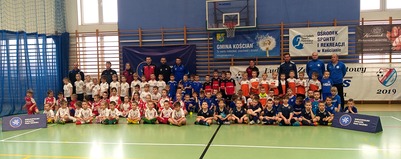 Skrzaty na zimowym turnieju