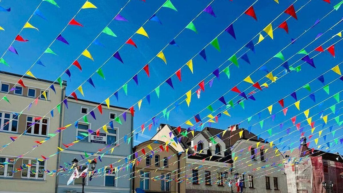 Rynek stroi się na jarmark. Fot. UMK