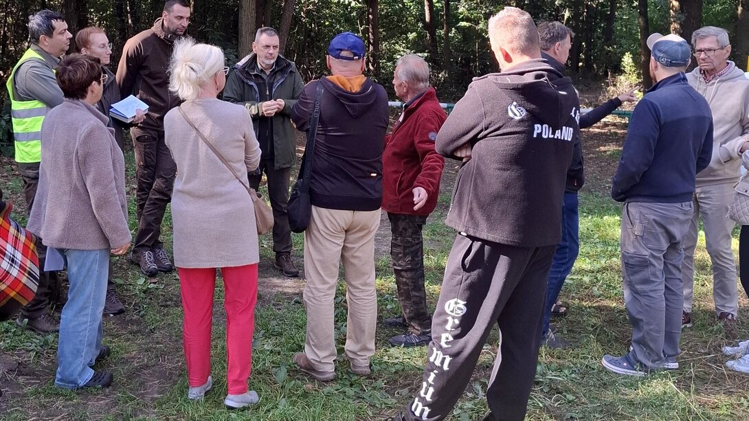 Spotkanie leśników z mieszkańcami w Starym Dębcu
