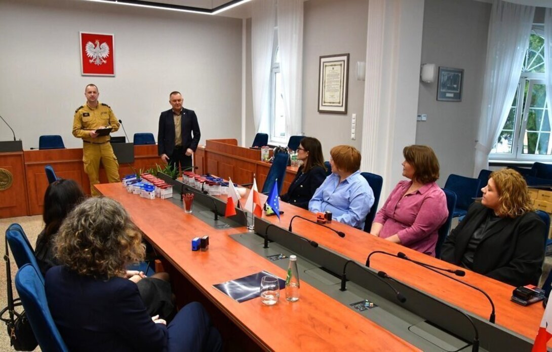 Sprzęt przekazano dyrektorom placówek pomocy społecznej