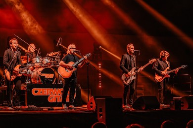 Dwa koncerty Czerwonych Gitar