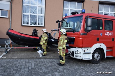 Samochód i łódź dla ochotników z Krzywinia 