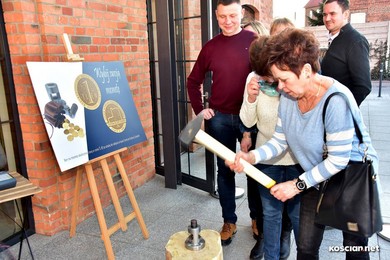 Tlenownia zaprasza na wystawę i bicie monety