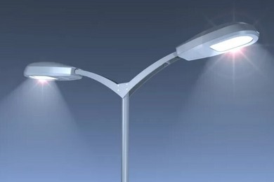 Jaśniej i energooszczędnie. Nowe lampy uliczne w Kościanie 