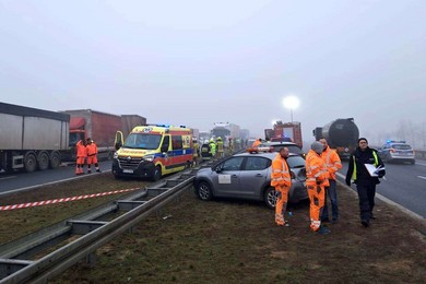S5: kilkadziesiąt wypadków i kolizji w gęstej mgle