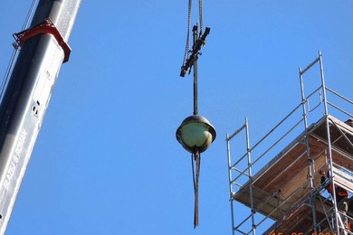 W kuli pod krzyżem znaleziono list i monety