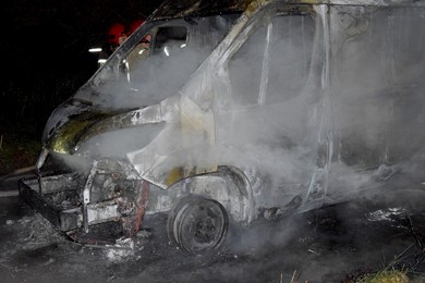 Dostawczy peugeot zapalił się podczas jazdy