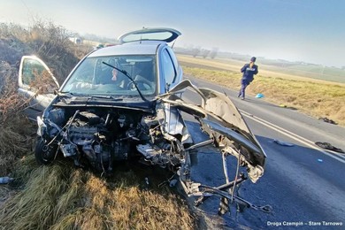 Nieustąpienie pierwszeństwa i utrata panowania nad autem 