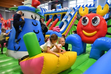 Skoczny i kolorowy początek ferii 