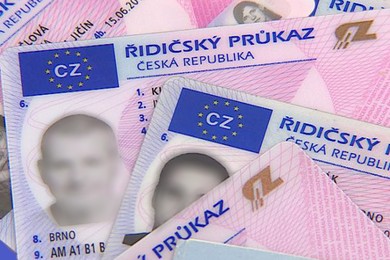 Posłużył się fałszywym dokumentem aby zdobyć prawo jazdy  