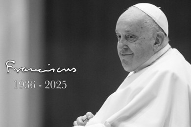 W kościołach zabrzmiały dzwony. Zmarł papież Franciszek