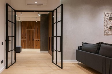 Jak odmienić salon? Panele ścienne w aranżacji