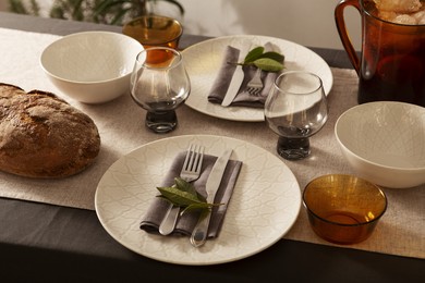 Nowoczesna czy klasyczna? Porównujemy style zastaw stołowych - co wybrać?