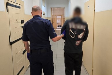 Oszustwo „na wnuka”: sprawcy w areszcie, pieniądze odzyskane 