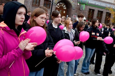 „Razem uszczypniemy raka” – Kościan po raz drugi włączył się w Różowy Październik