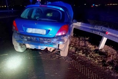 Staranował rondo w Kiełczewie. Kierował po alkoholu i bez uprawnień