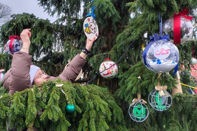 Kościaniacy wspólnie przyozdobili choinkę 