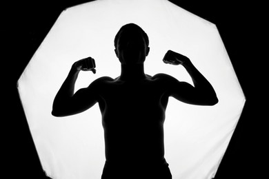 Silne mięśnie i kości po czterdziestce. Gdzie w tym rola kreatyny?