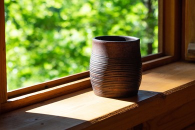 Nowoczesna klasyka - drewniane schody i parapety w aranżacjach typu loft i scandi