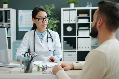 Gastroskopia i kolonoskopia – czym są badania endoskopowe i kiedy warto je wykonać?