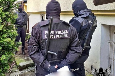 Zatrzymanie 32-latka w Jerce. „Łowcy pedofilów” ujęli go tuż po mszy świętej